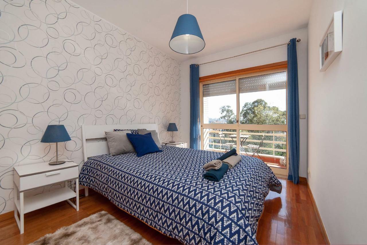 Sunny View To The Tower Apartment Porto Luaran gambar
