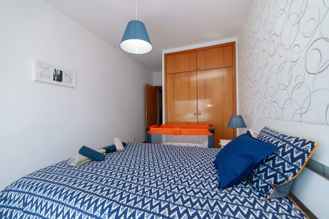 Sunny View To The Tower Apartment Porto Luaran gambar