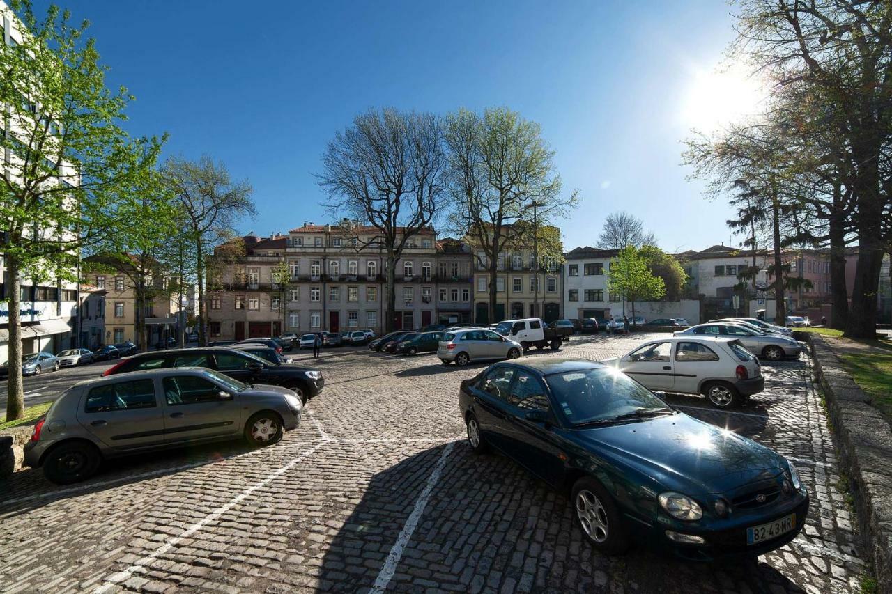 Sunny View To The Tower Apartment Porto Luaran gambar