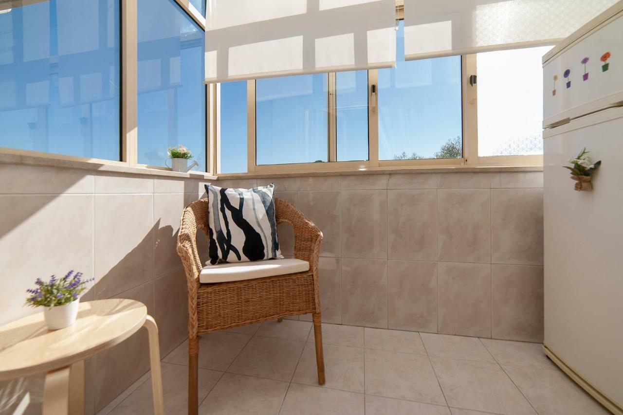 Sunny View To The Tower Apartment Porto Luaran gambar