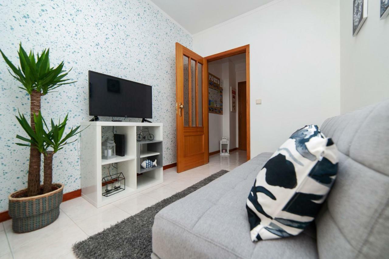 Sunny View To The Tower Apartment Porto Luaran gambar