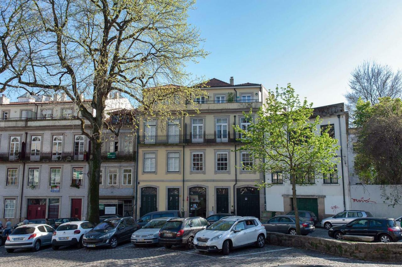 Sunny View To The Tower Apartment Porto Luaran gambar